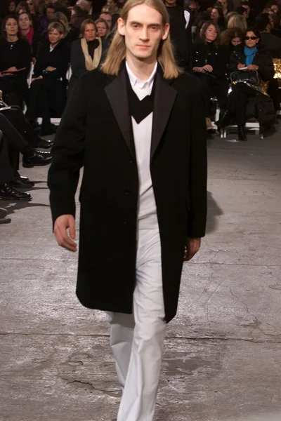 Look 12